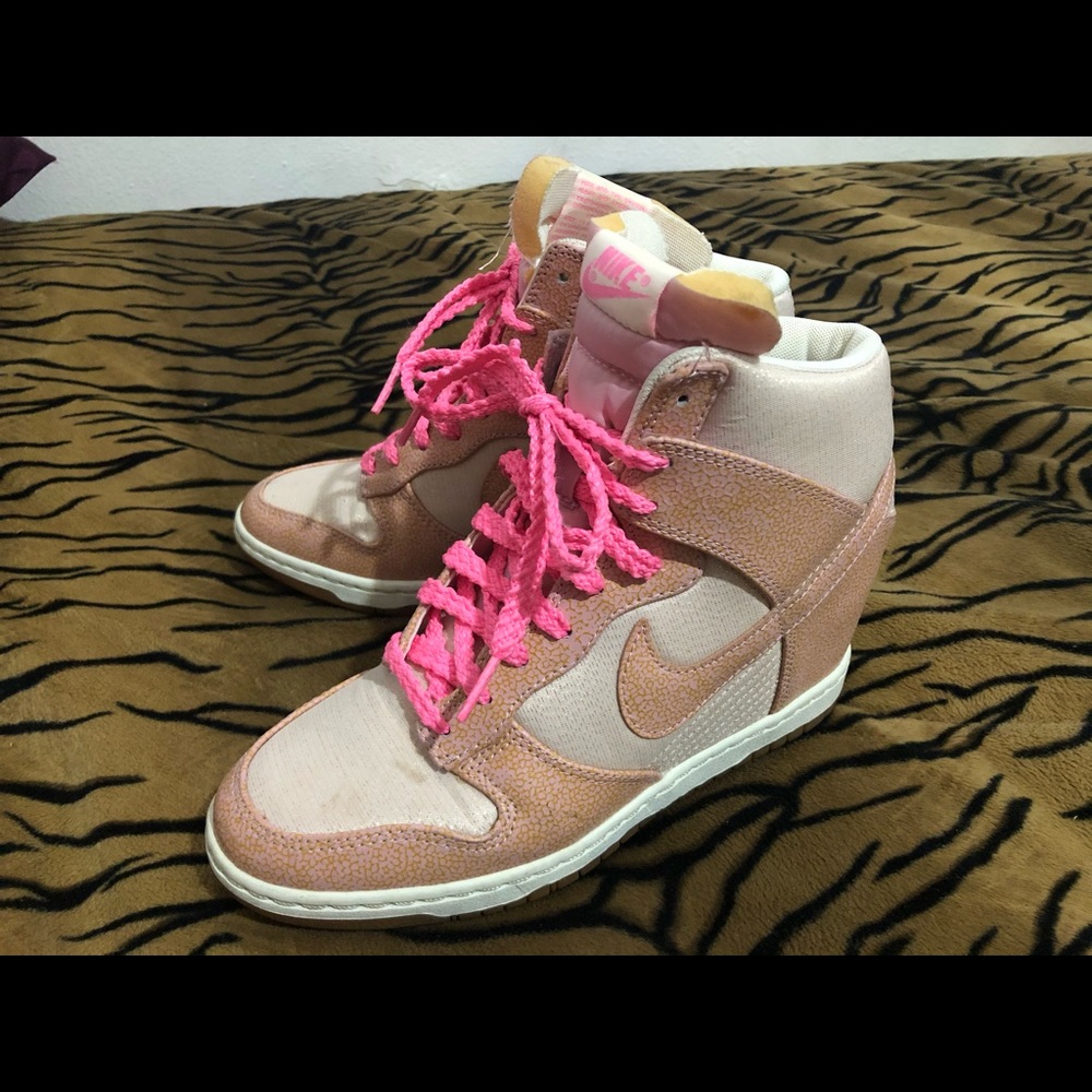 Women’s Nike Dunk Sky Hi Wedge Size 7
